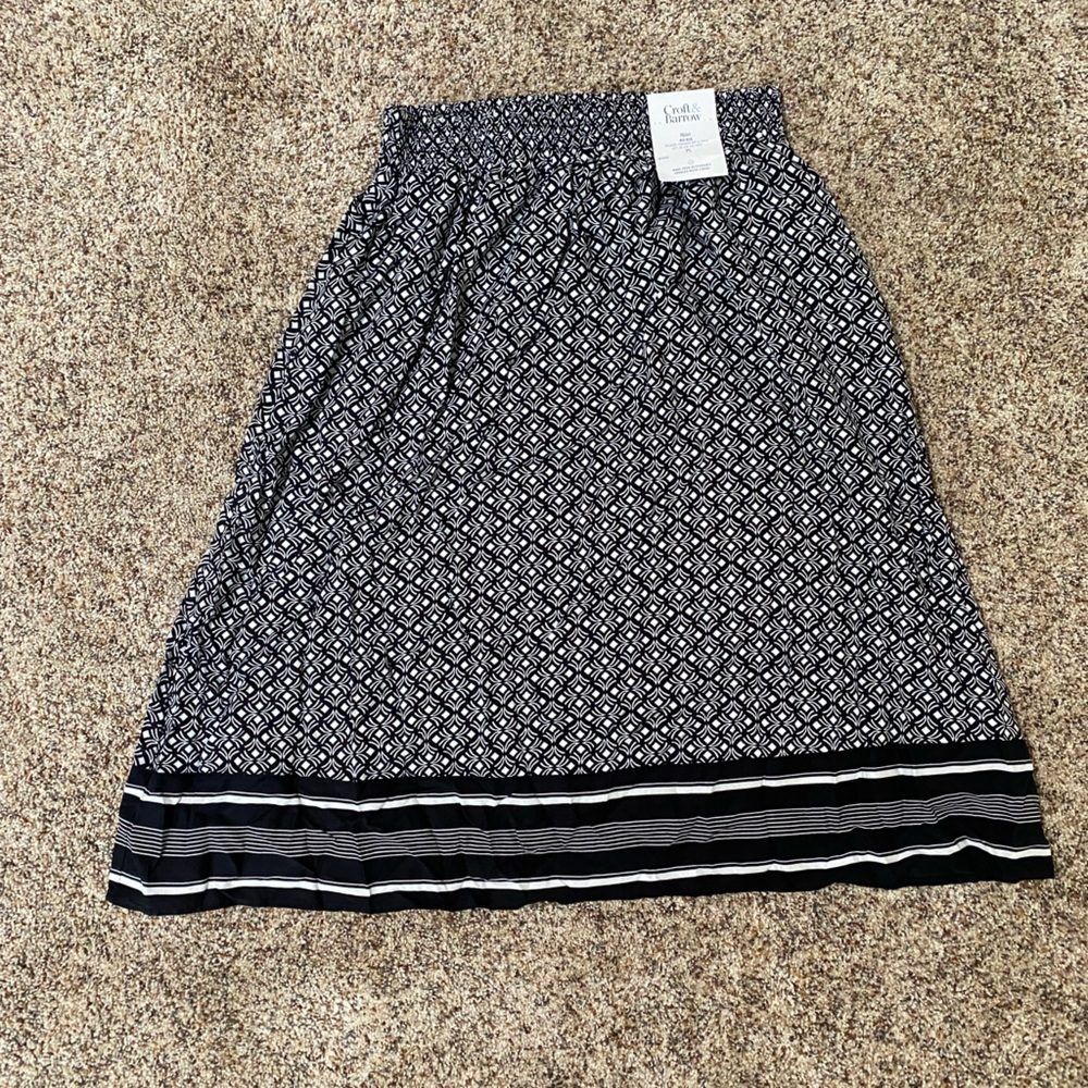 Black and White Patterned Skirt